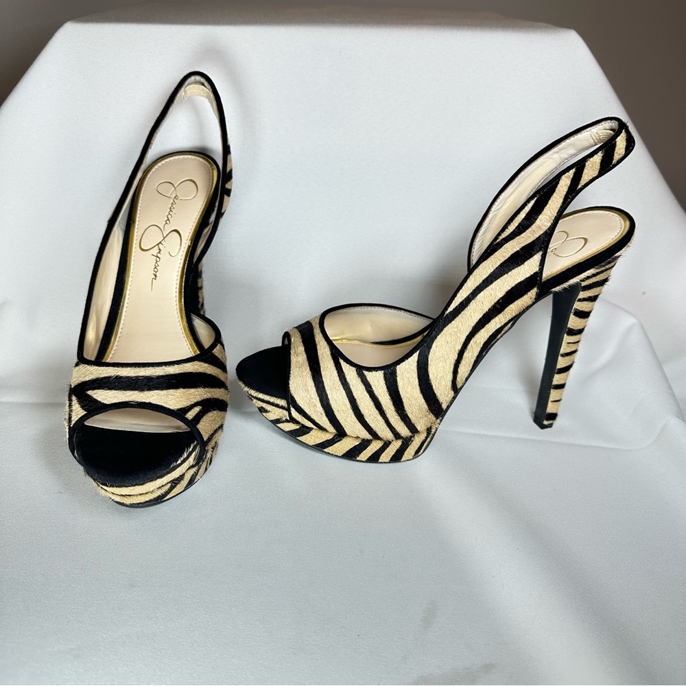 Jessica Simpson Sabella Black and Cream Calfhair Zebra Peep Toe 5” Heels Sz 6.5